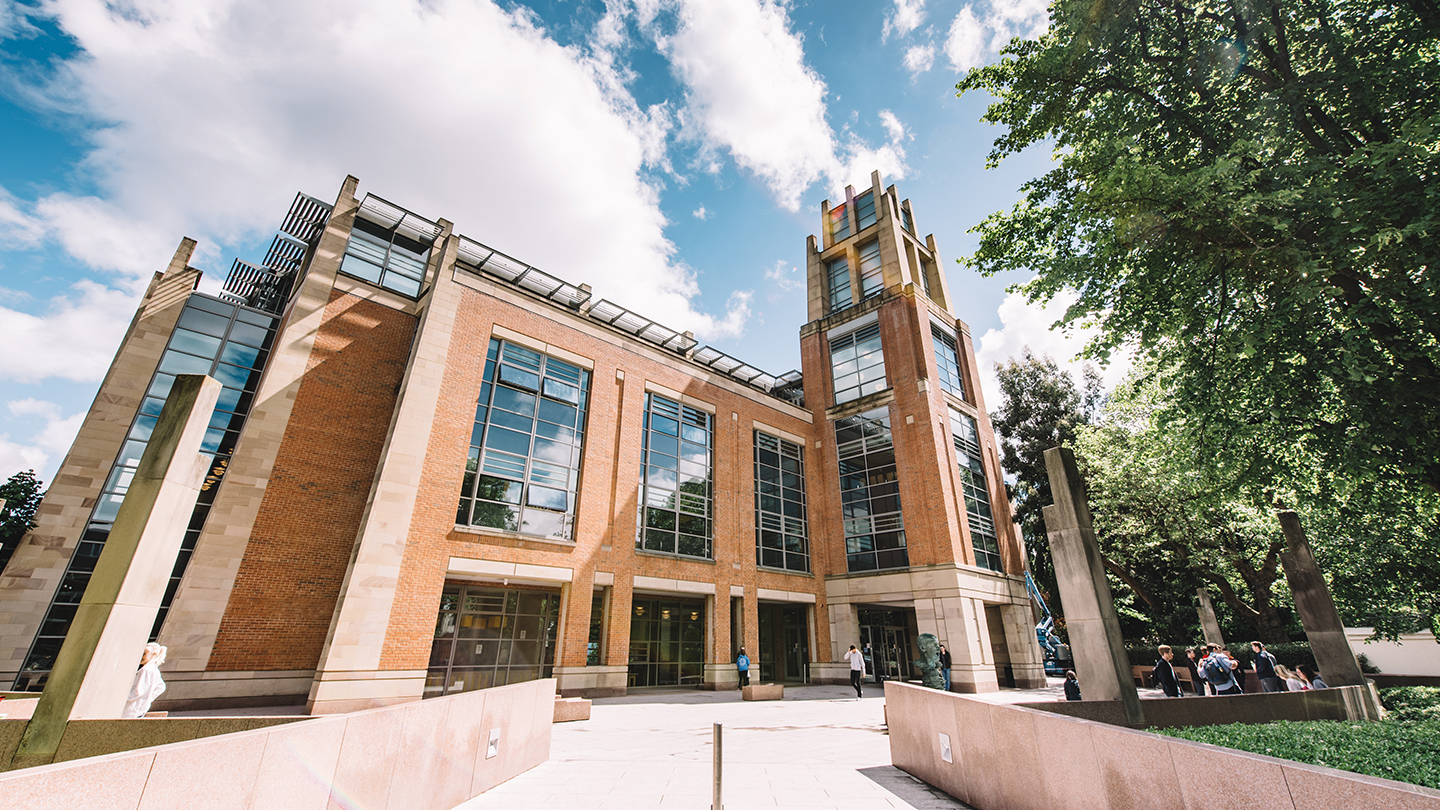 qub library tour