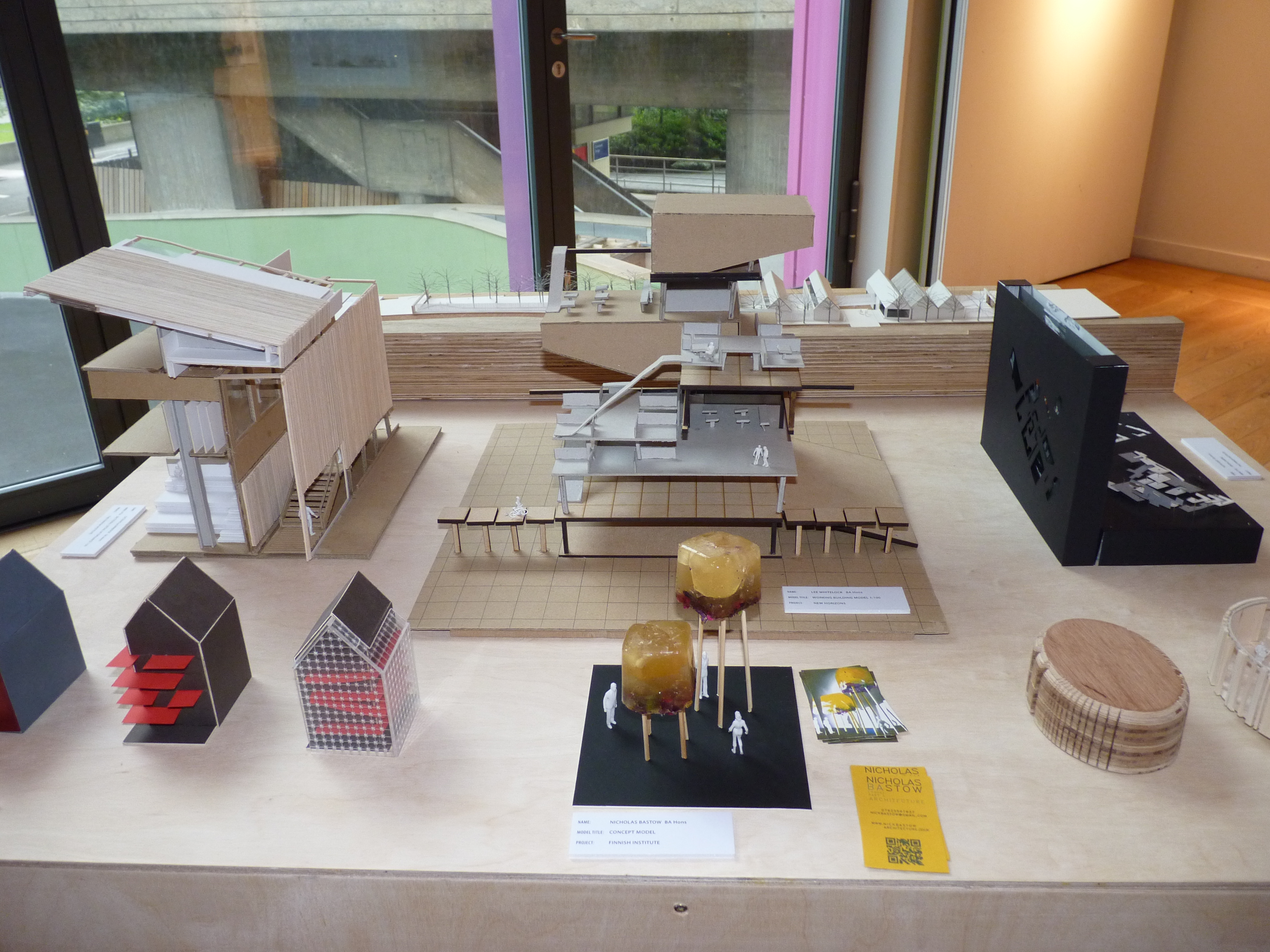 Display of student model for architecture course