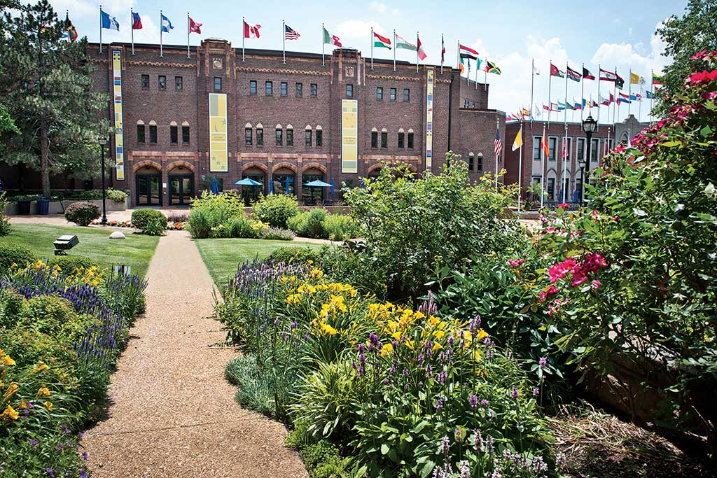 圣路易斯大学全球公民中心花园